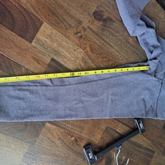LULULEMON Capri leggings🩶 - Picture 3 of 6